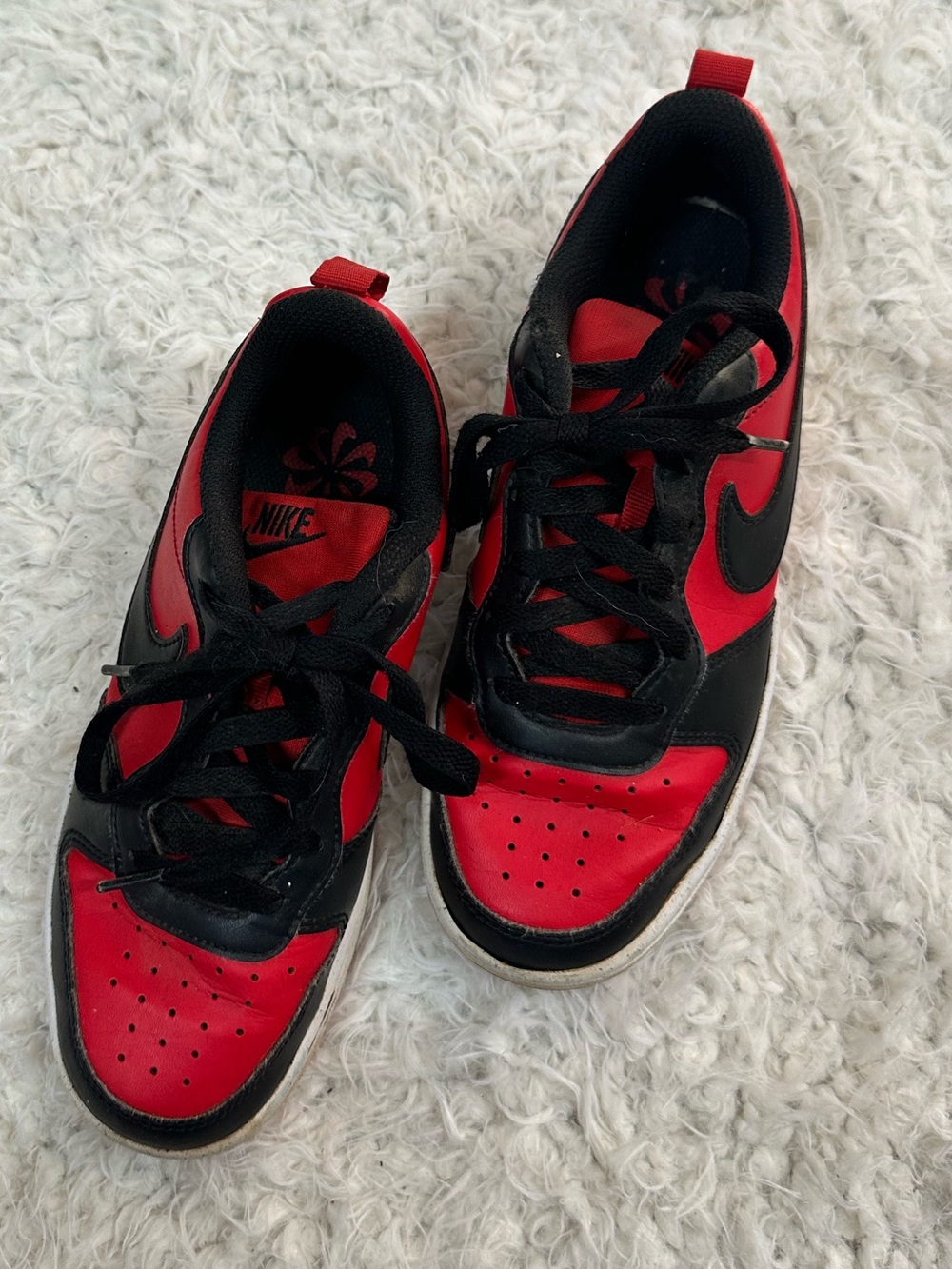 Nike black & red panda low tops 4/Y